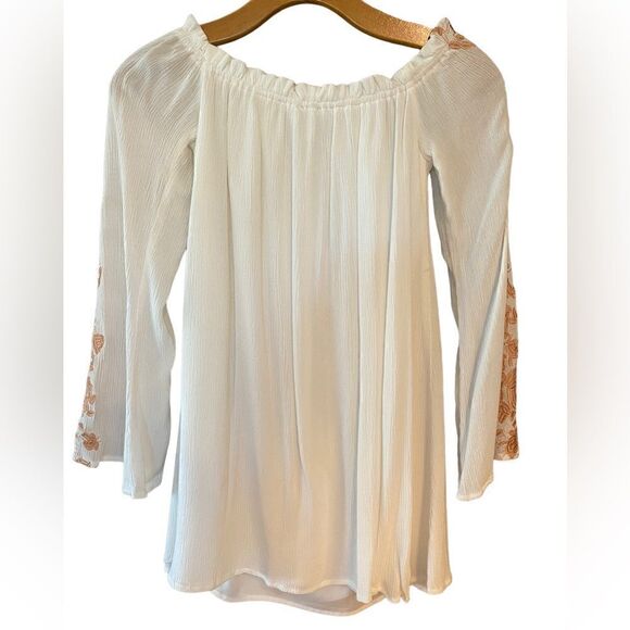 Tobi Sz XS Cream Gauze Peach Embroidered Design Flowy Off/On Shoulder Top - Picture 2 of 8